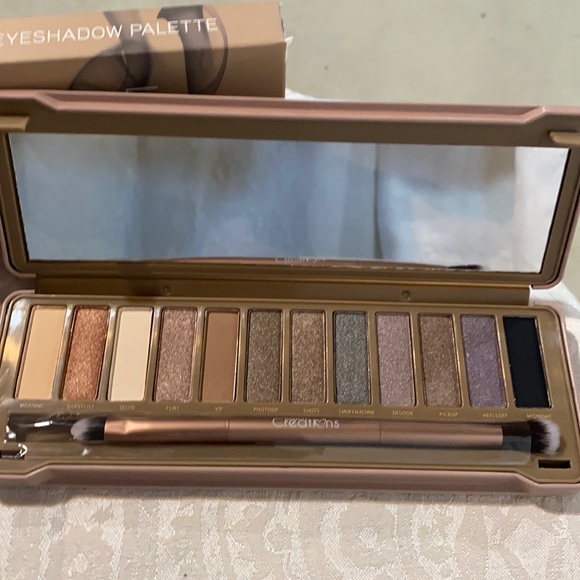 Beauty Creations barely nude eyeshadow palette - Picture 1 of 5
